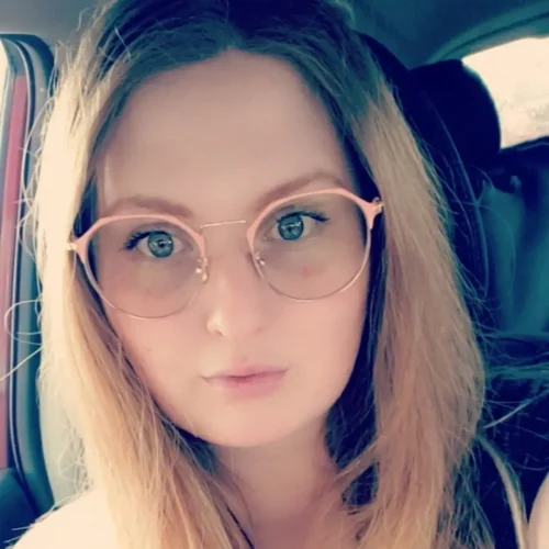 Home massage therapist Cassandra